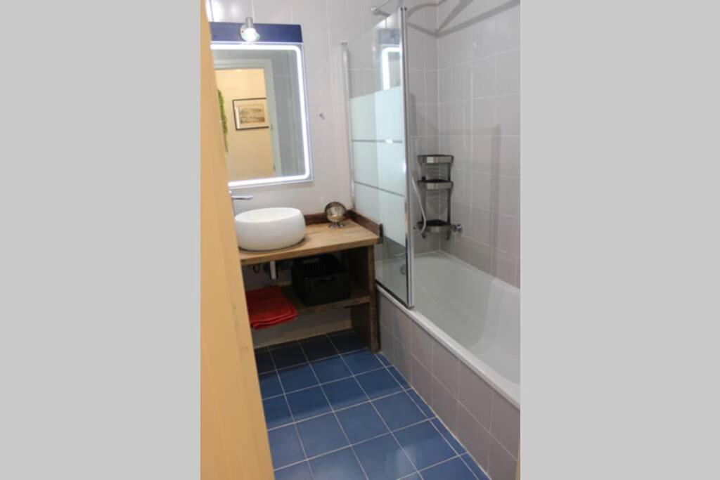 Luxury 4 Bed Apartment On Coastal Footpath At Cap Ras Llança Dış mekan fotoğraf
