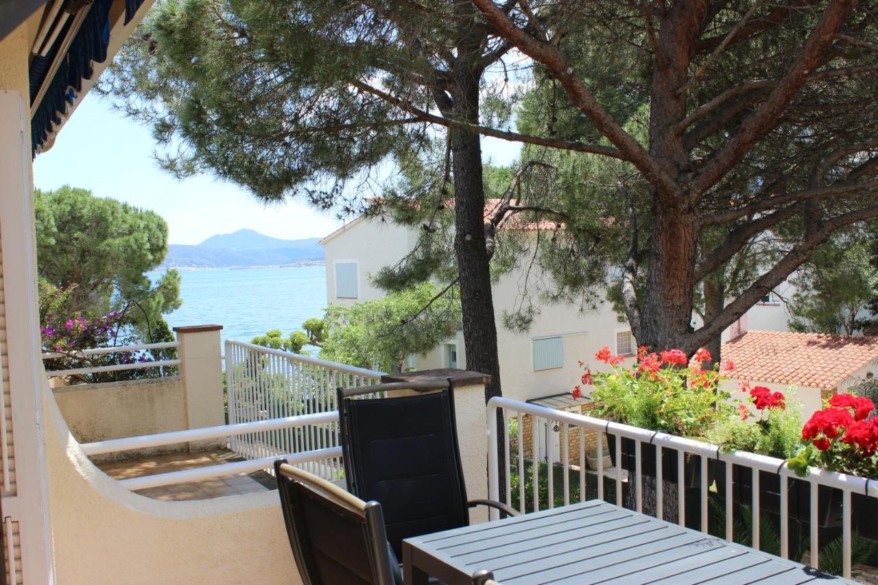 Luxury 4 Bed Apartment On Coastal Footpath At Cap Ras Llança Dış mekan fotoğraf